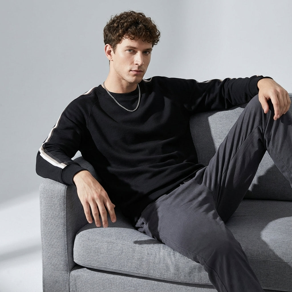 Raglan Sleeve Sweatshirt in Black