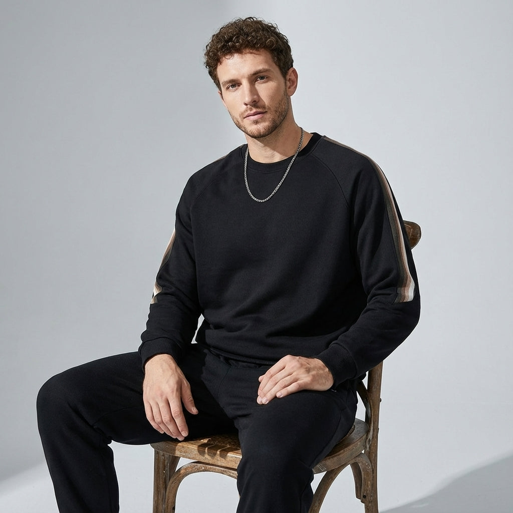 Raglan Sleeve Sweatshirt in Black